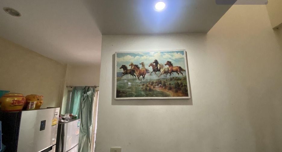 For sale 3 bedrooms townhouse in Bang Kapi, Bangkok