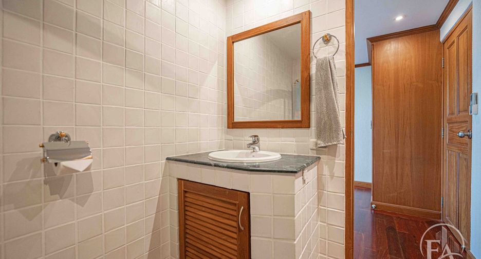 For sale 3 ベッドルーム condo in North Pattaya, Pattaya