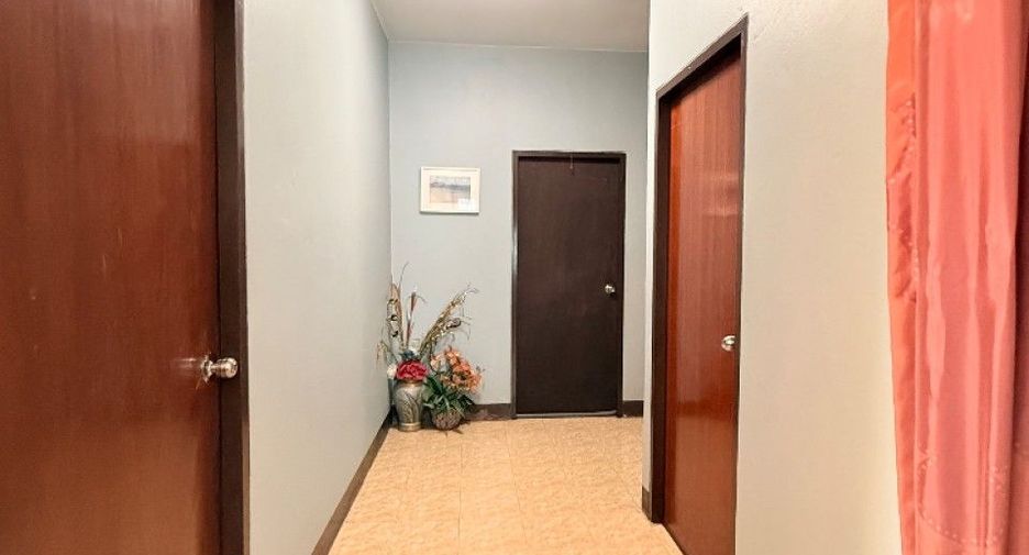 Haus zum Kauf mit 3 Zimmer in Si Racha, Chonburi