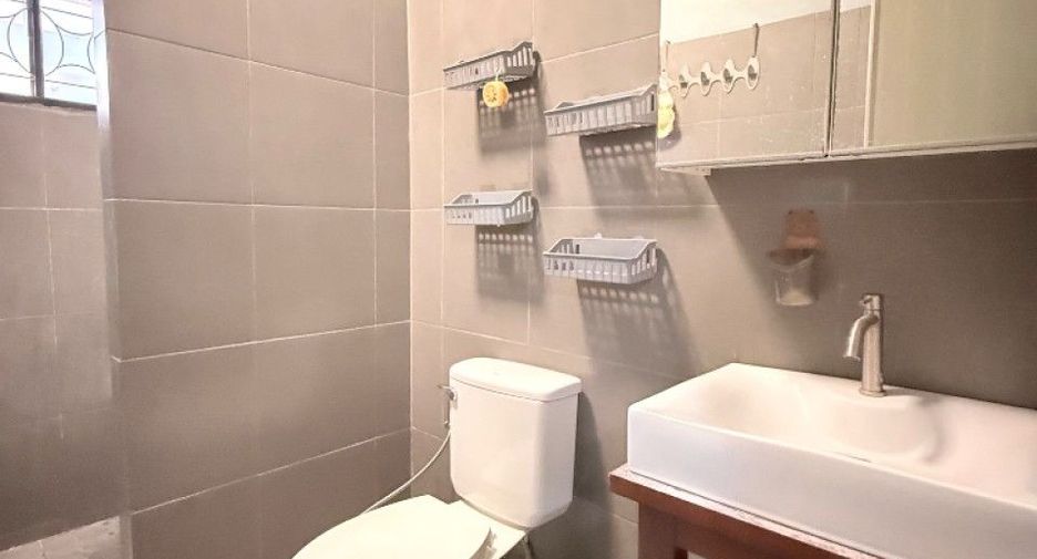 Haus zum Kauf mit 3 Zimmer in Si Racha, Chonburi