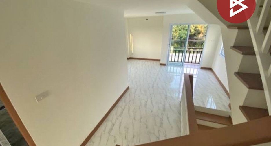 For sale 3 bedrooms house in Saraphi, Chiang Mai