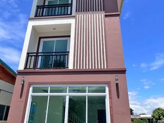 For sale 3 bedrooms house in Saraphi, Chiang Mai
