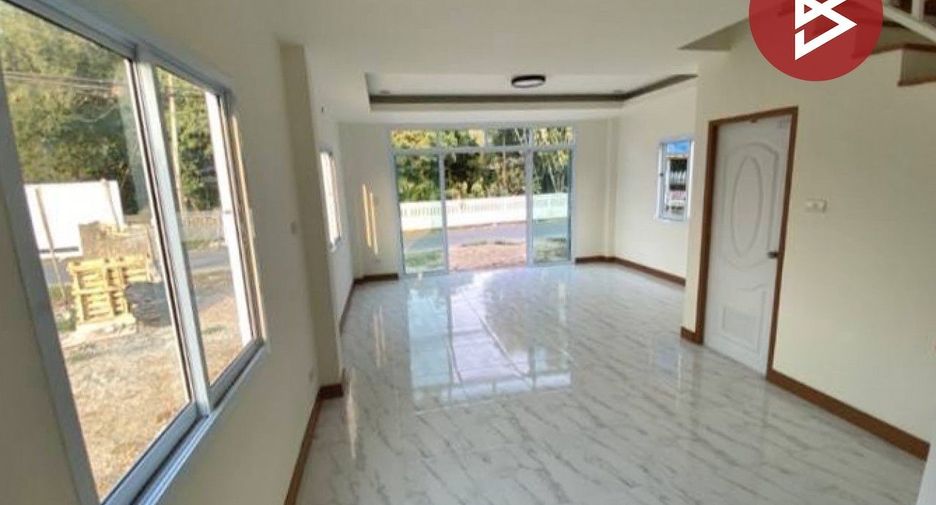 For sale 3 bedrooms house in Saraphi, Chiang Mai