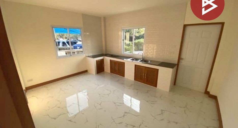 For sale 3 bedrooms house in Saraphi, Chiang Mai