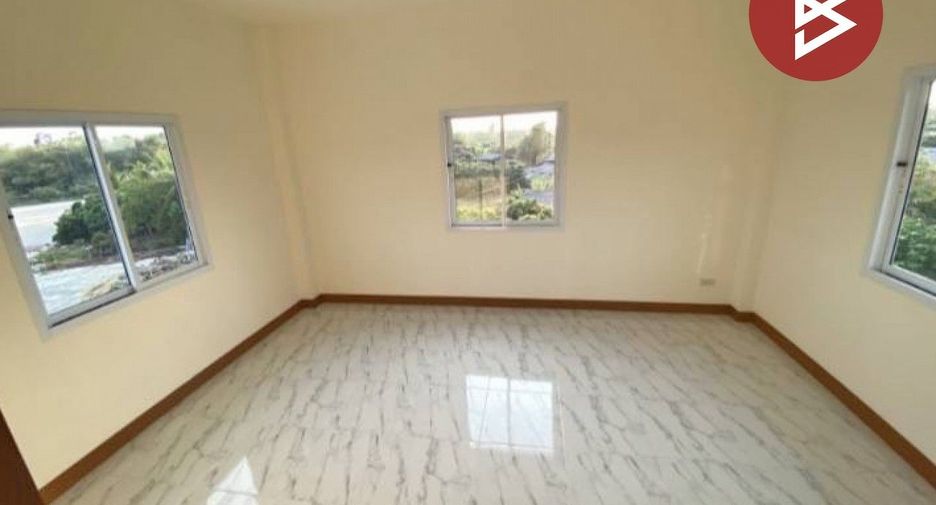 For sale 3 bedrooms house in Saraphi, Chiang Mai