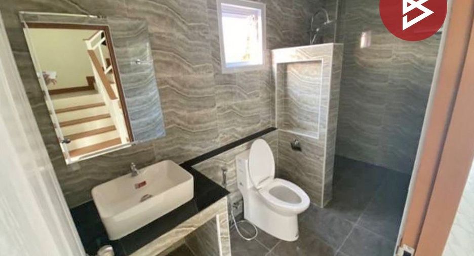 For sale 3 bedrooms house in Saraphi, Chiang Mai