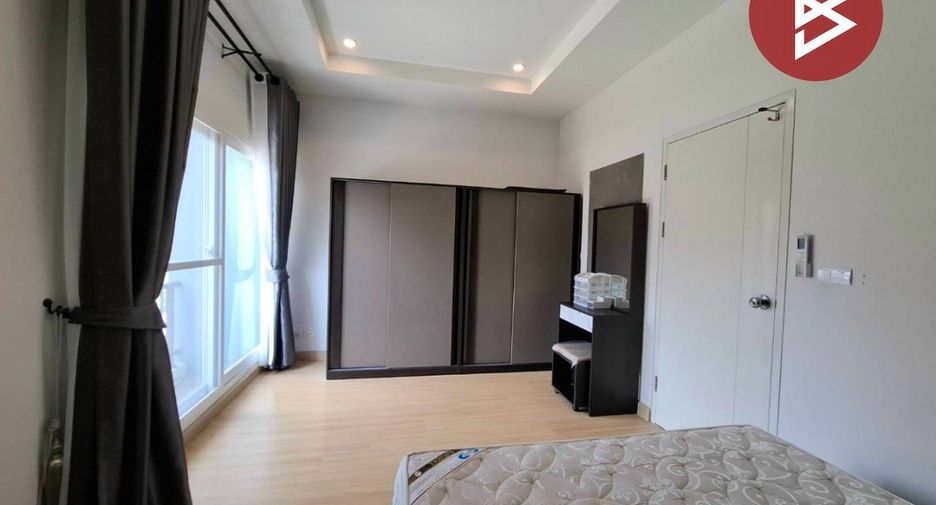 For sale 3 bedrooms townhouse in Khlong Sam Wa, Bangkok