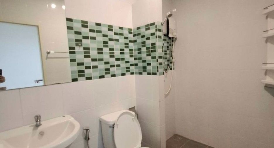 For sale 3 bedrooms townhouse in Khlong Sam Wa, Bangkok