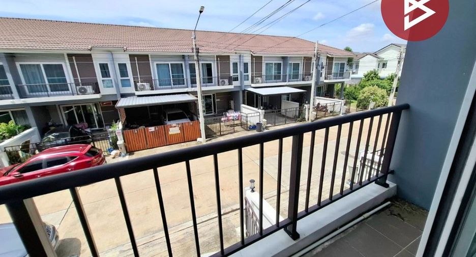 For sale 3 bedrooms townhouse in Khlong Sam Wa, Bangkok