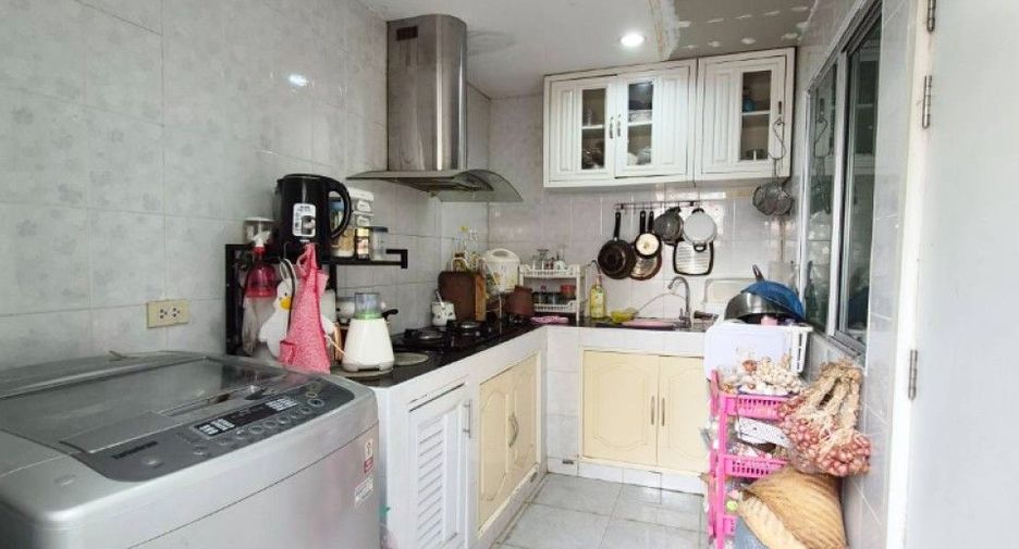 For sale 3 bedrooms townhouse in Sai Mai, Bangkok