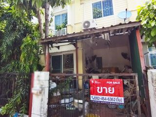 For sale 3 bedrooms townhouse in Bang Khun Thian, Bangkok
