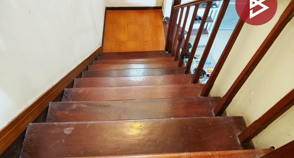 For sale 3 bedrooms townhouse in Mueang Samut Prakan, Samut Prakan