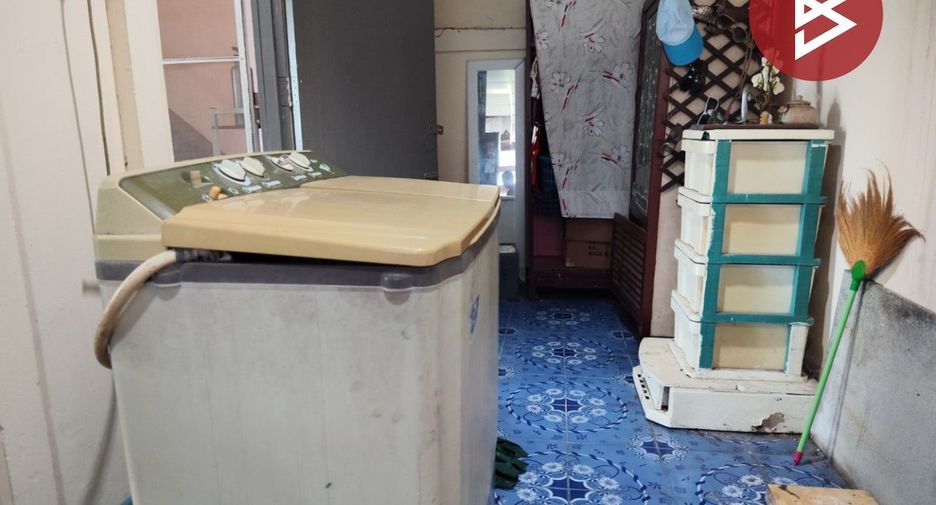 For sale 3 bedrooms townhouse in Mueang Samut Prakan, Samut Prakan
