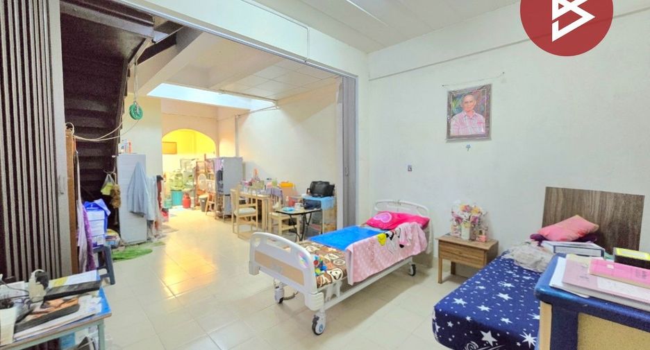 For sale 2 bedrooms townhouse in Mueang Samut Prakan, Samut Prakan
