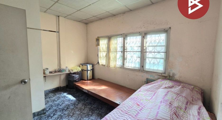For sale 2 bedrooms townhouse in Mueang Samut Prakan, Samut Prakan