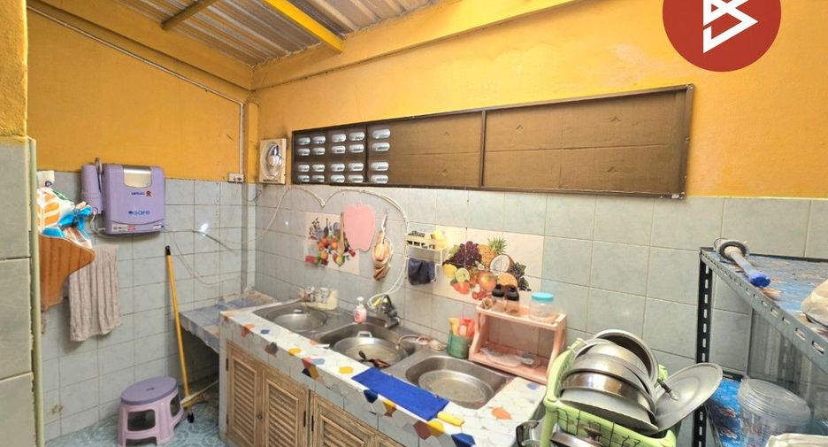 For sale 2 bedrooms townhouse in Mueang Samut Prakan, Samut Prakan