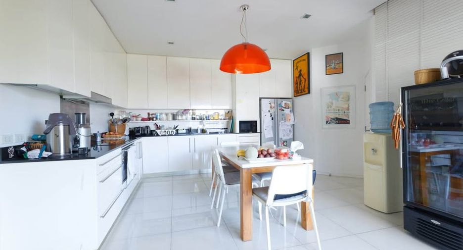 Wohnung zum Kauf mit 3 Zimmer in Khlong Toei, Bangkok