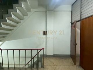 For rent 3 bedrooms retail Space in Bang Rak, Bangkok