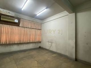 For rent 3 bedrooms retail Space in Bang Rak, Bangkok