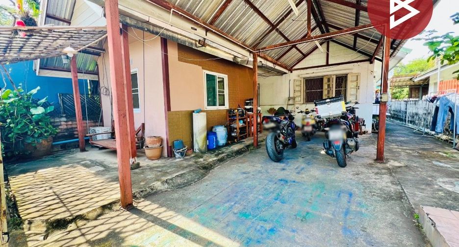 For sale 3 bedrooms house in Nong Chok, Bangkok