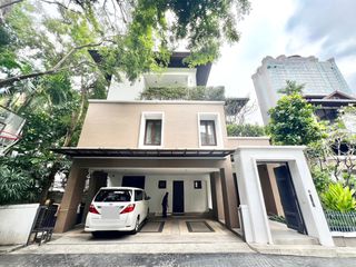For rent 5 bedrooms house in Khlong Toei, Bangkok
