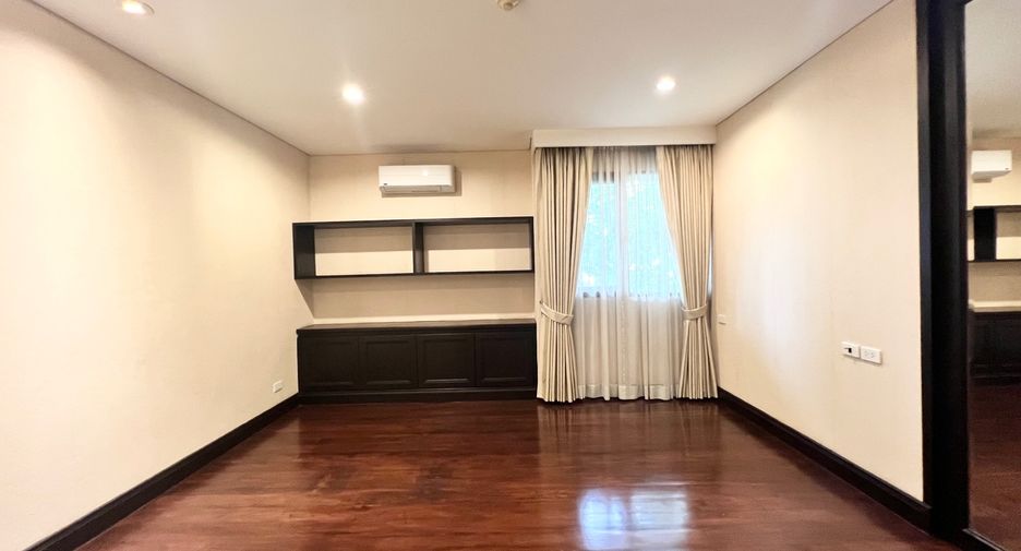 For rent 5 bedrooms house in Khlong Toei, Bangkok