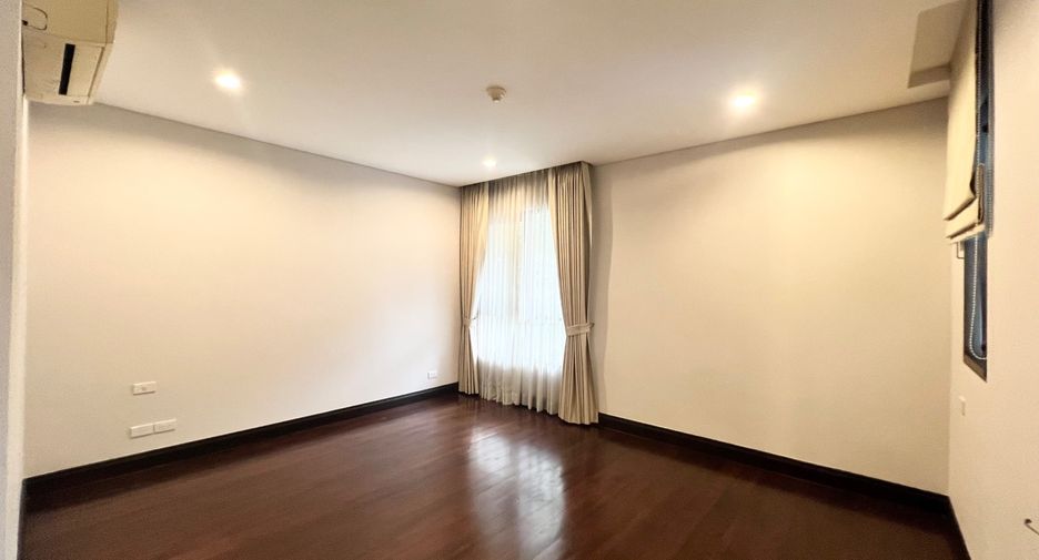 For rent 5 bedrooms house in Khlong Toei, Bangkok
