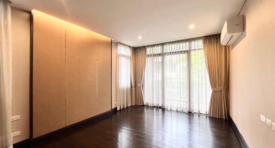 For rent 5 bedrooms house in Khlong Toei, Bangkok