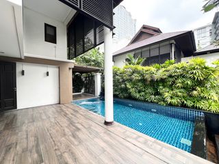 For rent 5 bedrooms house in Khlong Toei, Bangkok