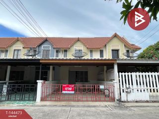 À vendre 3 chambres maison de ville à Mueang Chon Buri, Chonburi