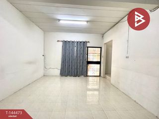À vendre 3 chambres maison de ville à Mueang Chon Buri, Chonburi