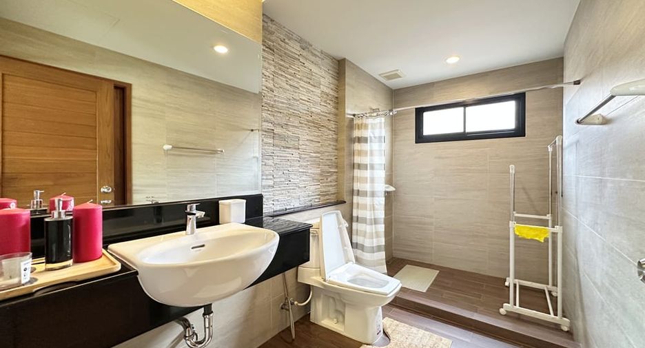 Villa en alquiler de 3 habitaciones en Huay Yai, Pattaya