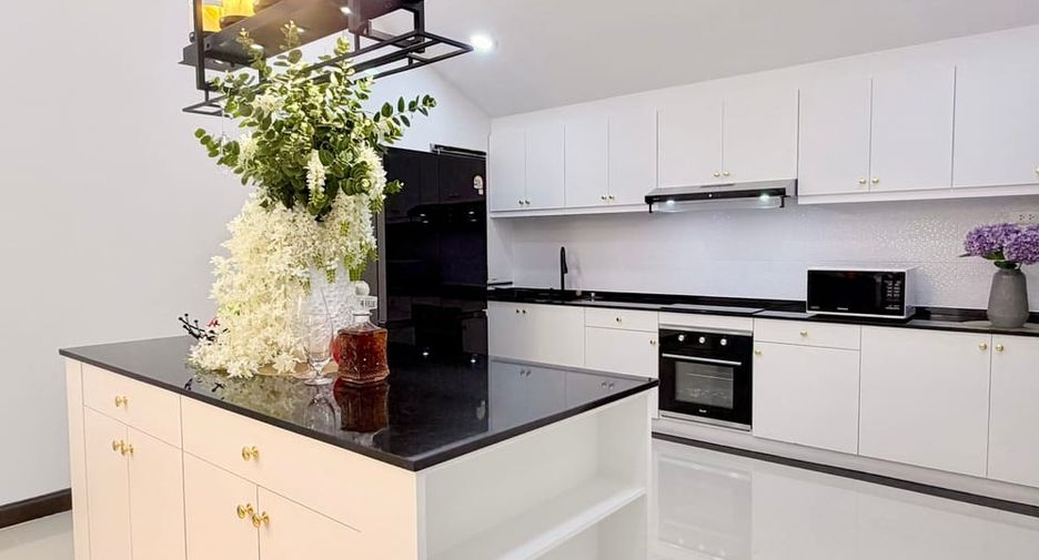 Villa en venta de 4 habitaciones en East Pattaya, Pattaya
