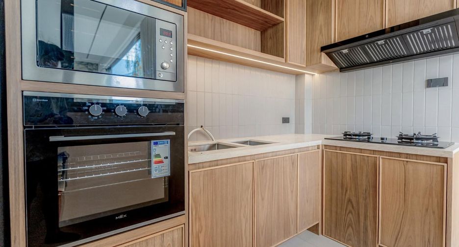 Продажа 4 спальни вилла в Восточная Паттайя, Паттайя