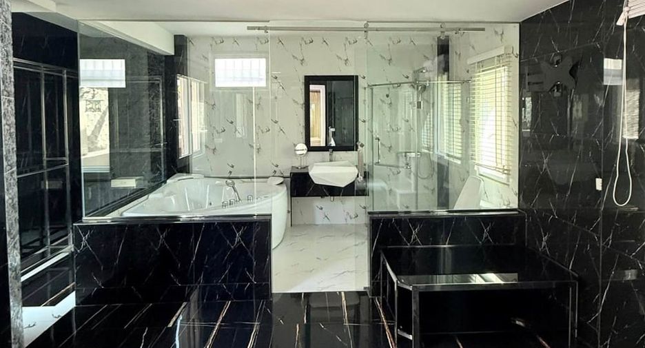 For rent 3 bedrooms house in East Pattaya, Pattaya