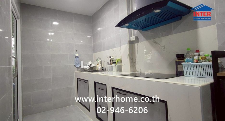 Casa adosada en venta de 2 habitaciones en Mueang Nonthaburi, Nonthaburi