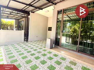 For sale 3 bedrooms townhouse in Thung Khru, Bangkok