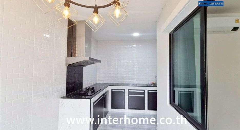 For sale 3 bedrooms townhouse in Sai Noi, Nonthaburi