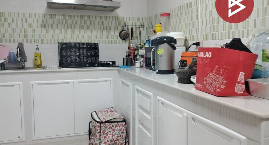 For sale 3 bedrooms townhouse in Min Buri, Bangkok