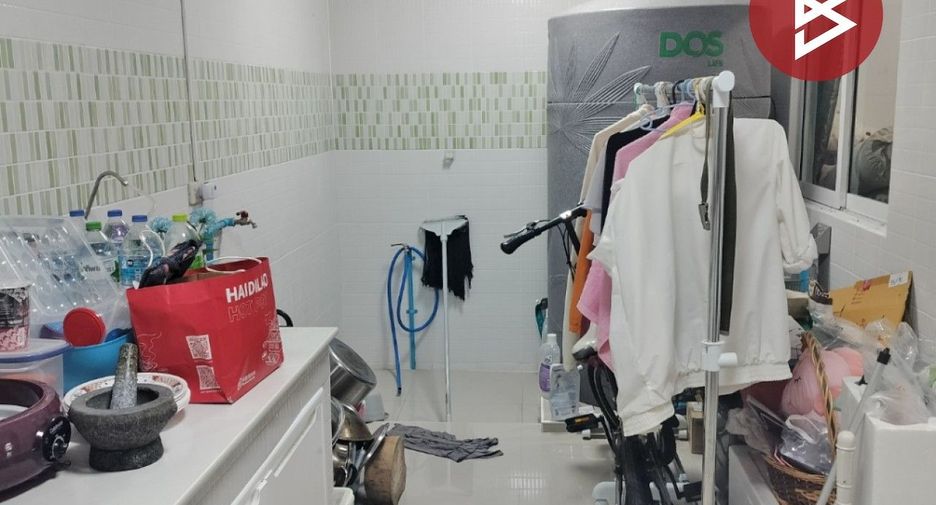 For sale 3 bedrooms townhouse in Min Buri, Bangkok