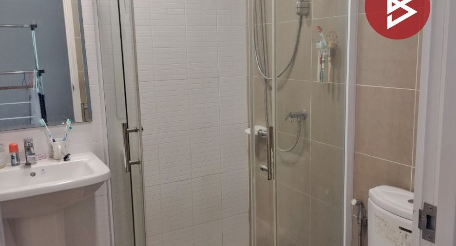 For sale 3 bedrooms townhouse in Min Buri, Bangkok