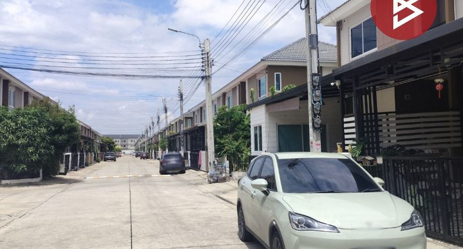 For sale 3 bedrooms townhouse in Min Buri, Bangkok