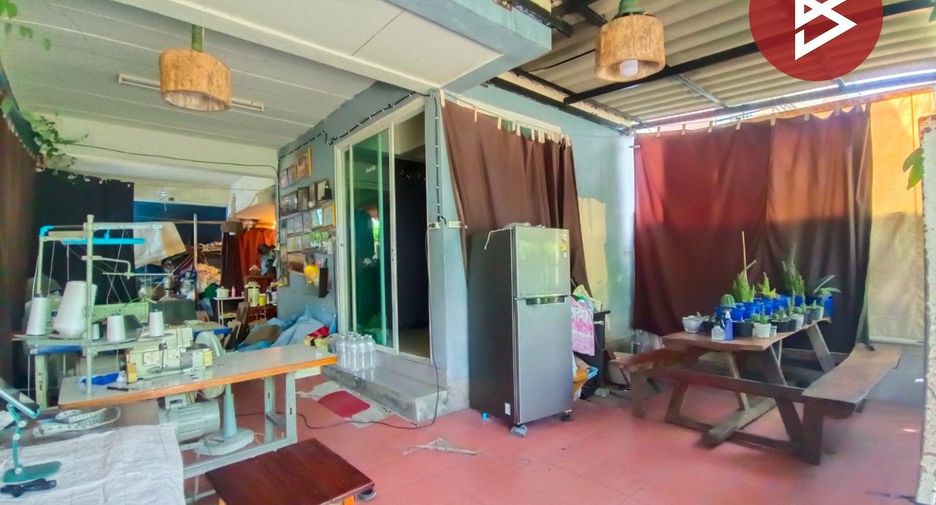 Casa adosada en venta de 2 habitaciones en Mueang Samut Sakhon, Samut Sakhon