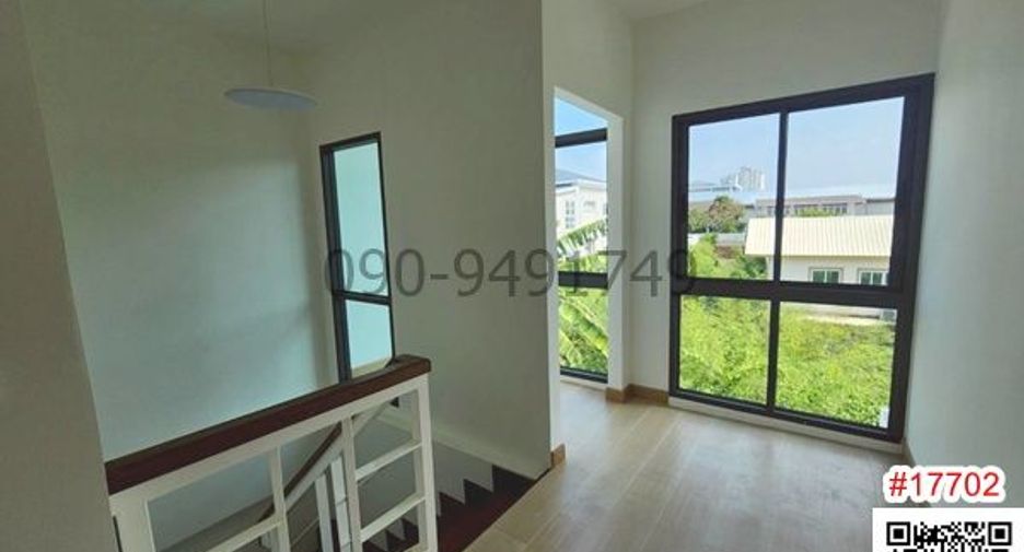 Casa en alquiler de 3 habitaciones en Phra Khanong, Bangkok