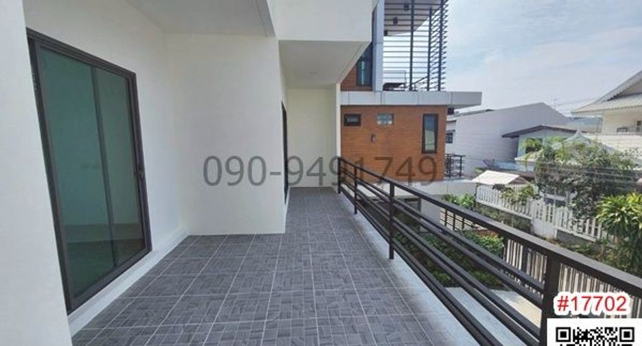 Casa en alquiler de 3 habitaciones en Phra Khanong, Bangkok