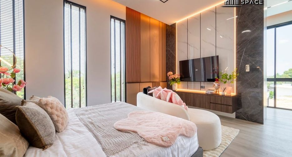 À vendre 4 chambres villa à East Pattaya, Pattaya