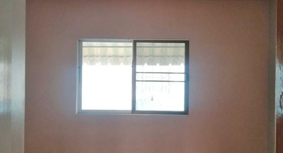 For sale 2 bedrooms townhouse in Mueang Samut Prakan, Samut Prakan