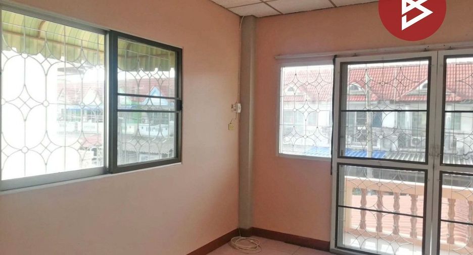 For sale 2 bedrooms townhouse in Mueang Samut Prakan, Samut Prakan