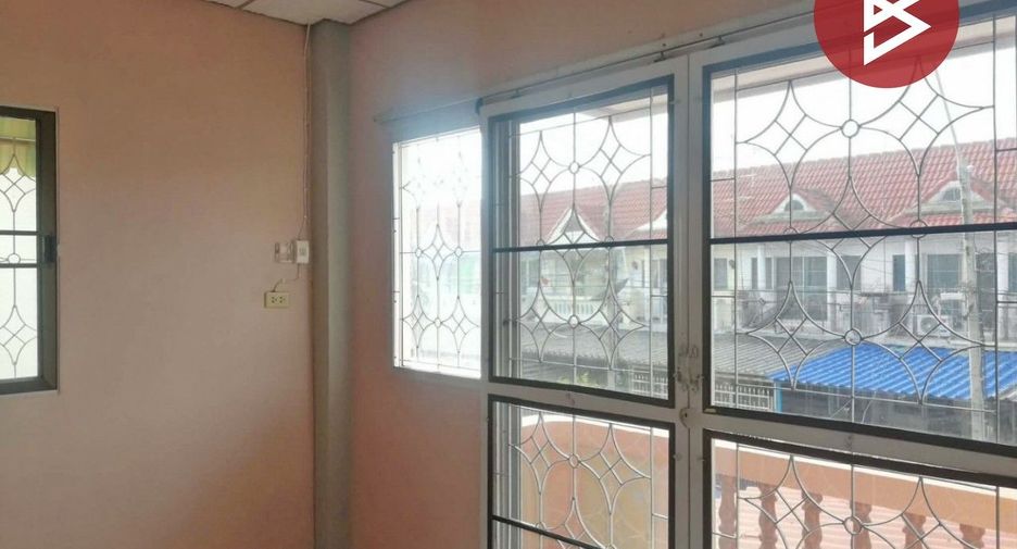 For sale 2 bedrooms townhouse in Mueang Samut Prakan, Samut Prakan