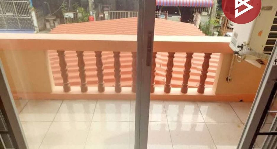 For sale 2 bedrooms townhouse in Mueang Samut Prakan, Samut Prakan